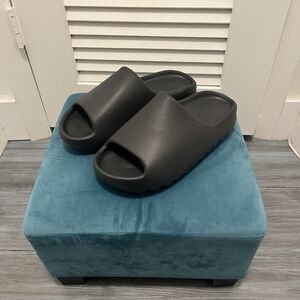 Black Onyx Yeezy Slides Size 9